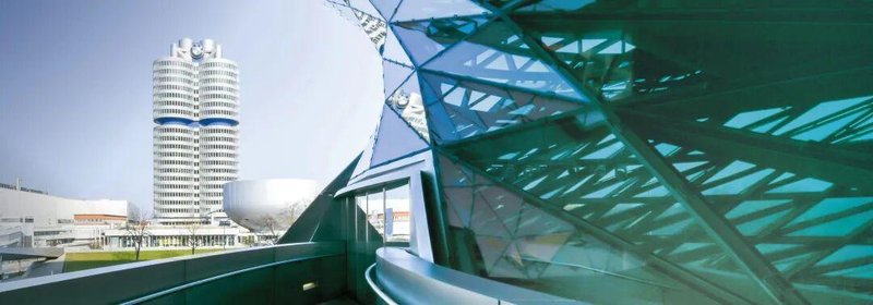 德系豪华阵营深度调整；宝马2025财年实现战略蓄力。