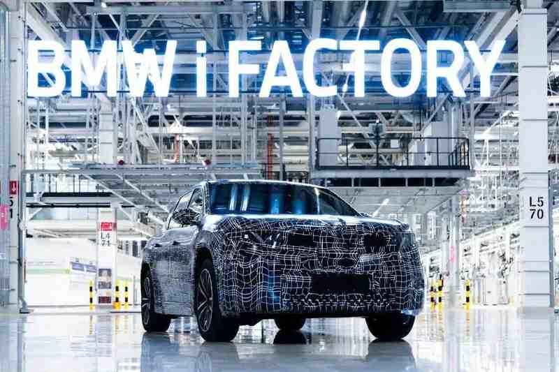  德系豪华阵营深度调整；宝马2025财年实现战略蓄力。 汽车科技