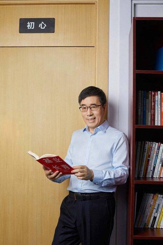 陈向东的韧性之路：从至暗时刻，到终身学习新版图。