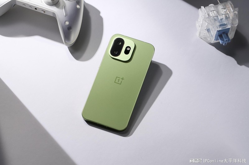  告别电量焦虑与笨重感：一加15T带你重回轻盈自在的科技生活 情感心理